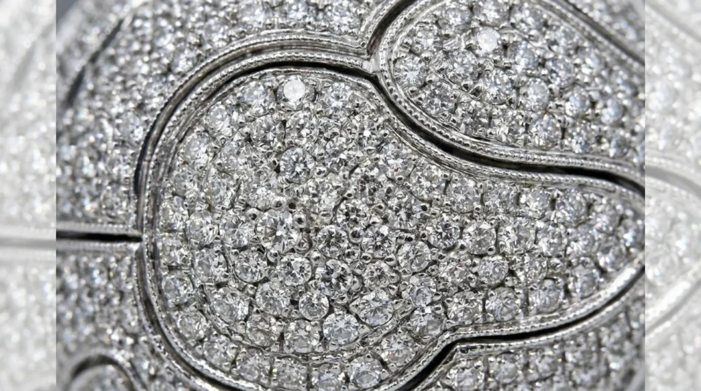 Pavé jewelry design guide close-up surface